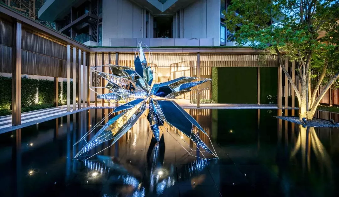 �Ͼ����܏S��